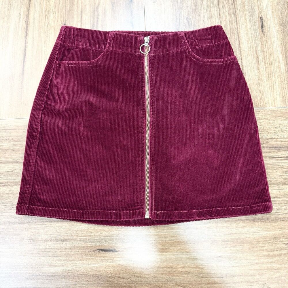 Mudd Y2K Skirt Juniors Sz 7 FLX Stretch Red Corduroy Front Zip Women Mini Short